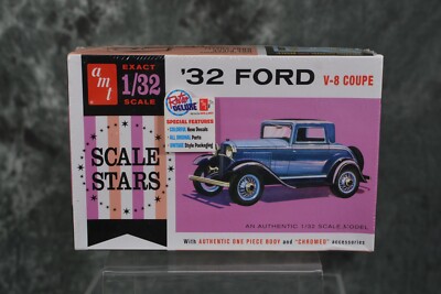 AMT  1932 Ford V-8 Coupe 1 32 Scale Stars retro Model Kit Sealed