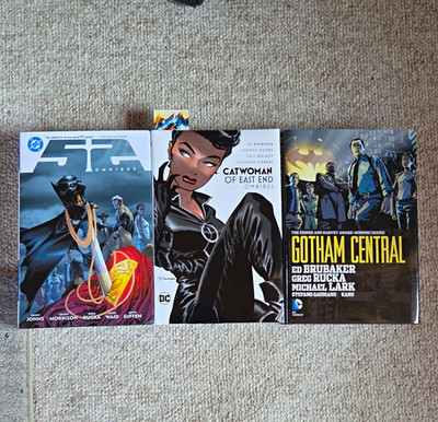 DC Comics Omnibus Lot: 52 The Fifty-Two, Catwoman of East End, Gotham Central