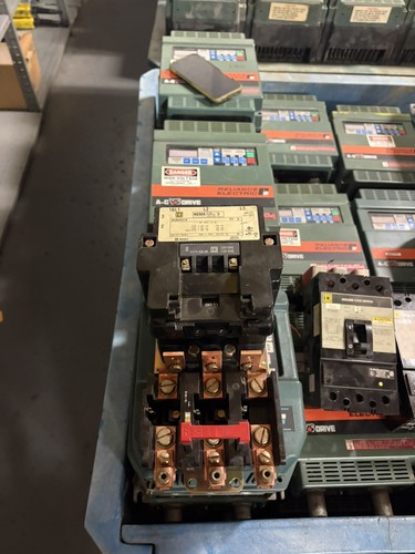 Square D 8536SE01S Starter Size 3 600 Volt 3 Pole 120 Volt Coil USED