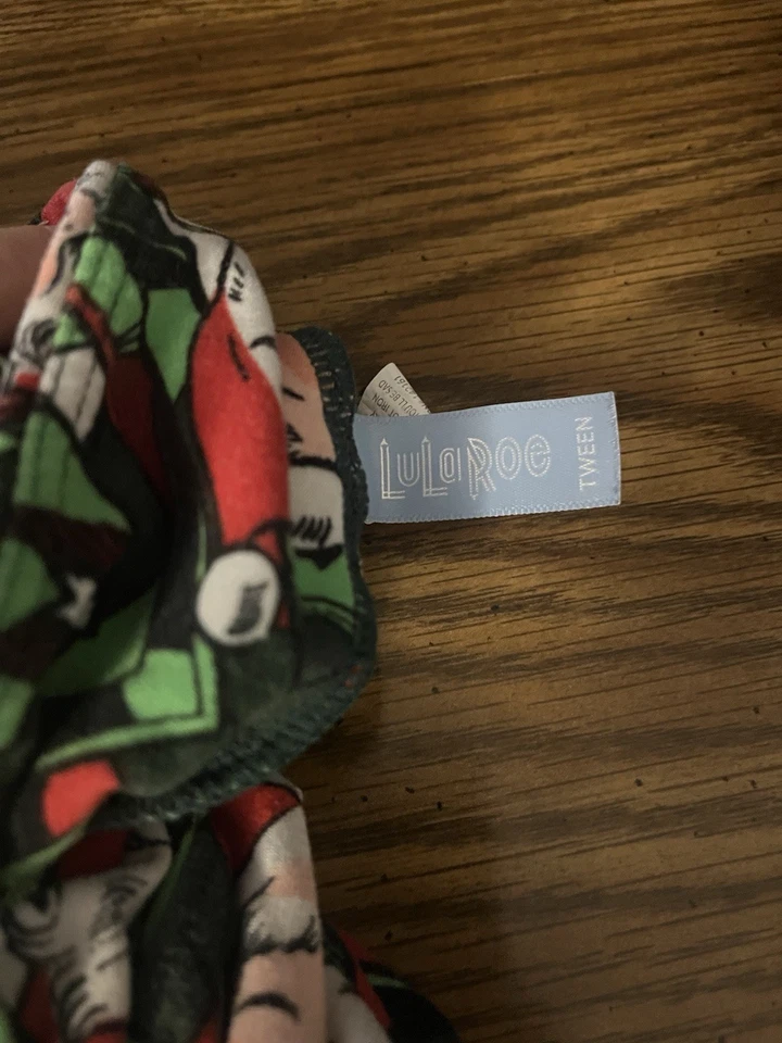 Leggings LuLaRoe Tween Santa Natal - Feriado - Verde com Papai Noel - Imagem 3 de 4