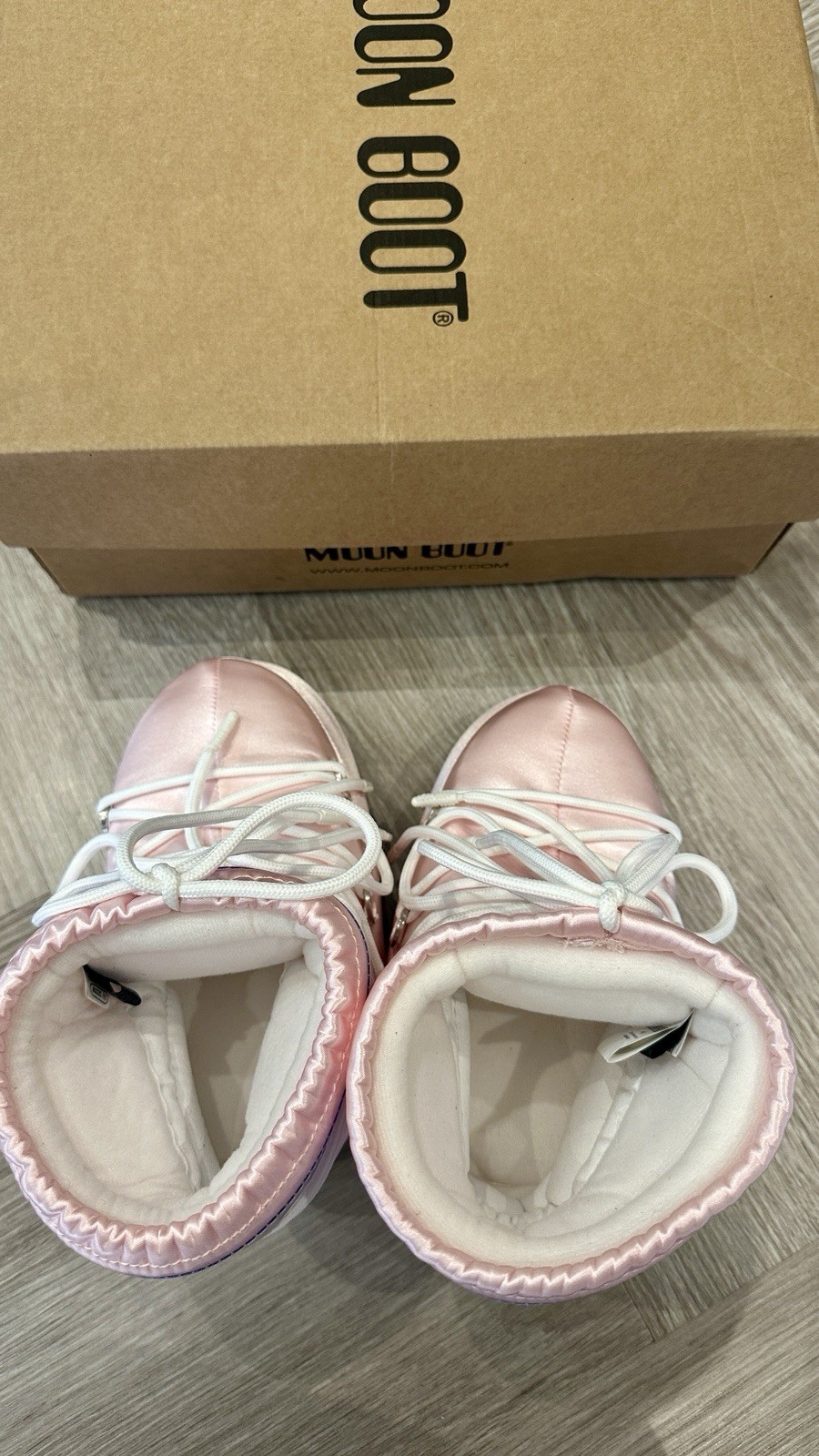 RRP £265 Moon boot icon Low Rose Pearly boots size UK 6-7.5 / 39-41 BNWT in Box image 5