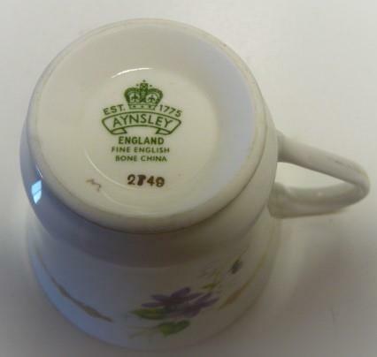 TAZA DE TÉ Y PLATILLO AYNSLEY INGLAND #2749 HUESO INGLÉS FINO PORCELANA HERMOSAS VIOLETAS - Imagen 9 de 9