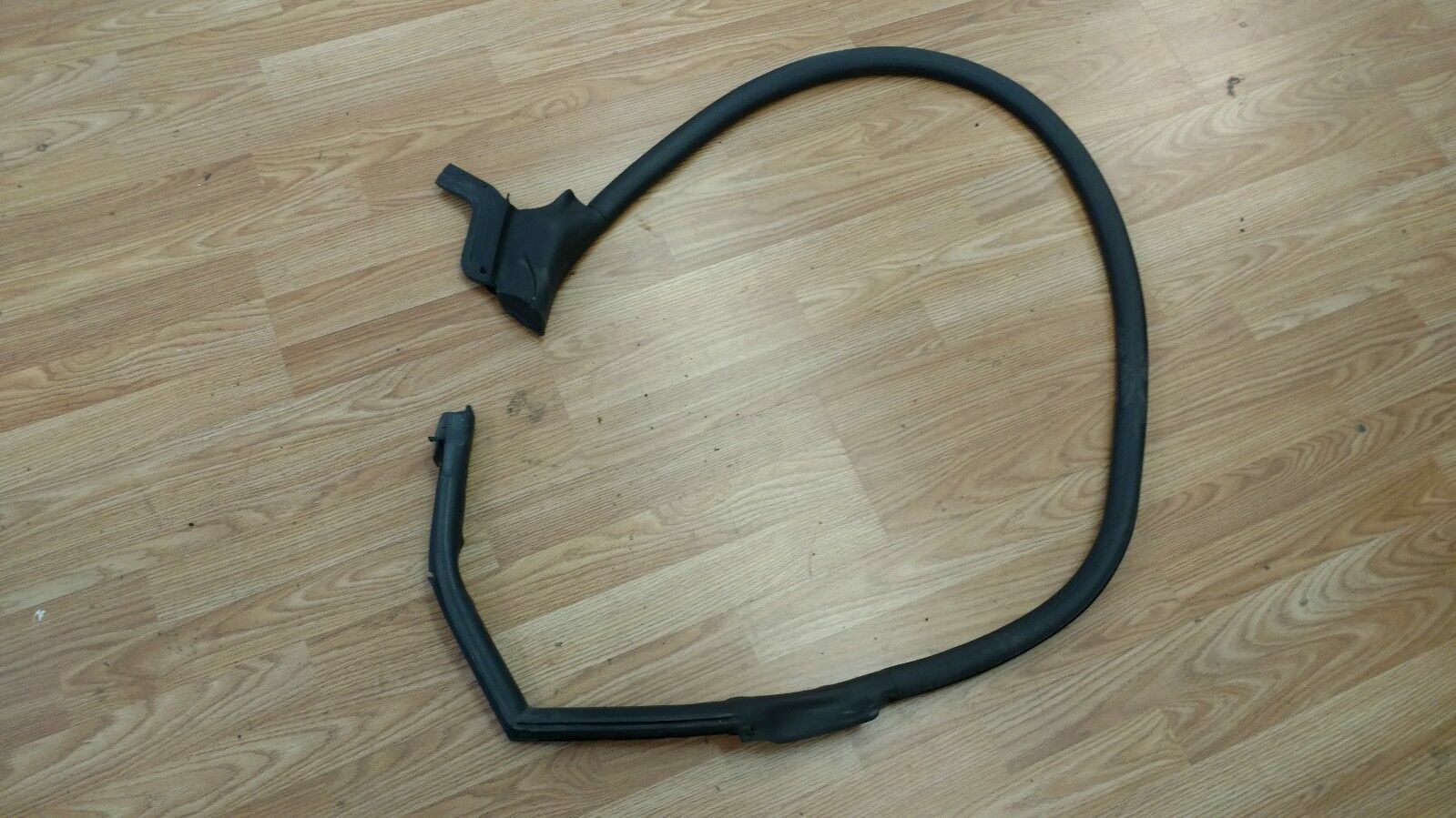 LAMBORGHINI GALLARDO SPYDER DRIVER DOOR WEATHER STRIP SEAL RUBBER OEM 407831707A