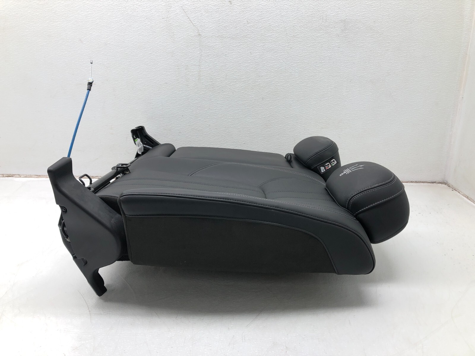 2017-2022 MASERATI LEVANTE S LEFT DRIVER REAR SPLIT SEAT BACKREST W/ARMREST OEM.