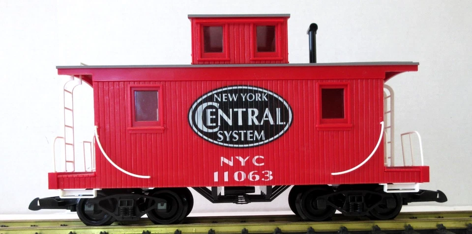 PIKO New York Central System Caboose #11063 no brake wheels or box - Image 2 of 4