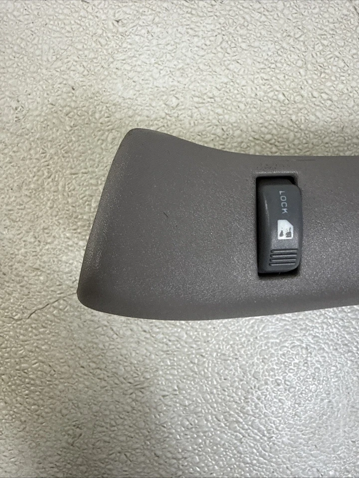 95-99 Chevy Silverado GMC Sierra Left Master 2 Door Window Switch Lock OEM Grey - Image 2 of 4