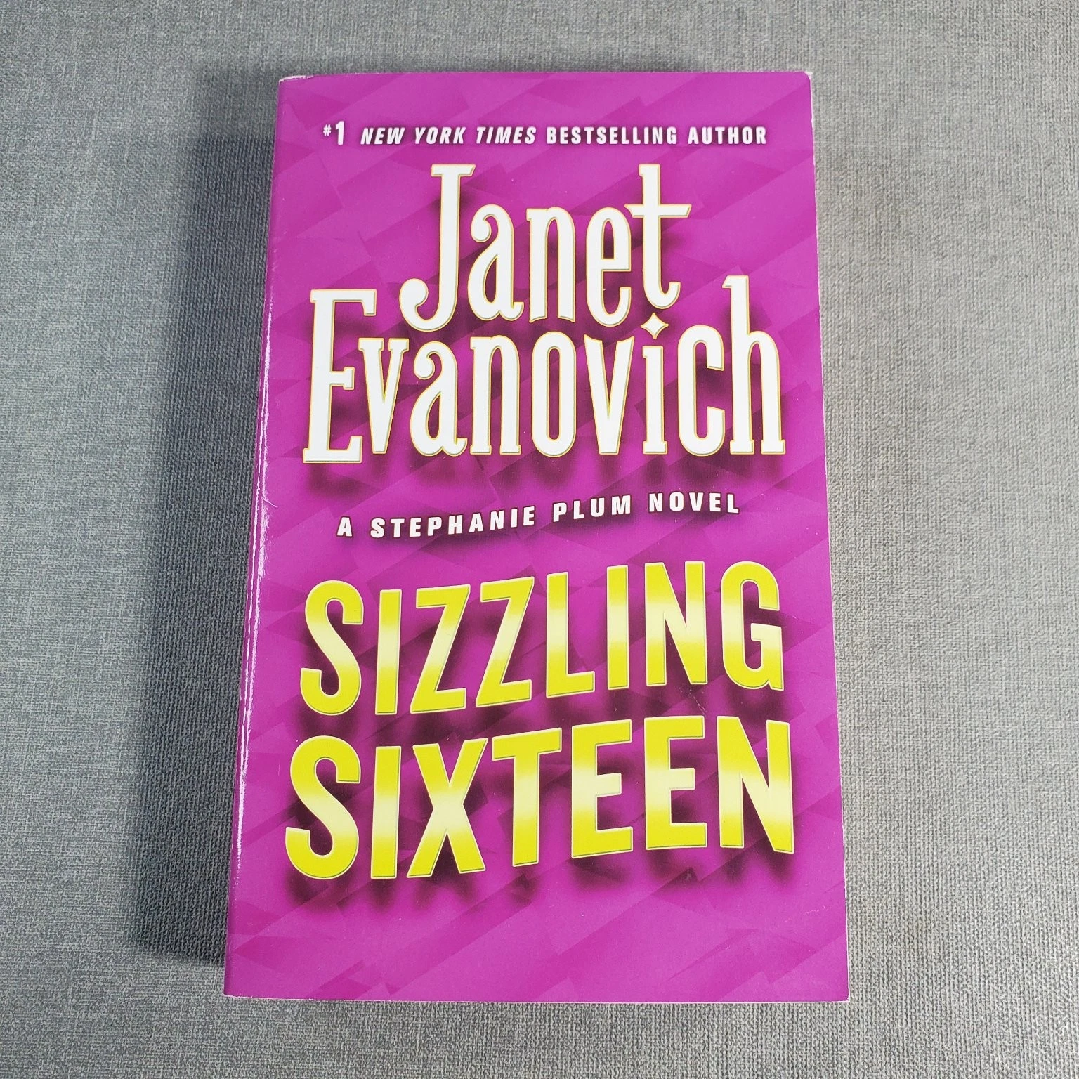 Sizzling Sixteen Janet Evanovich 2010 Paperback Stephanie Plum Mystery St