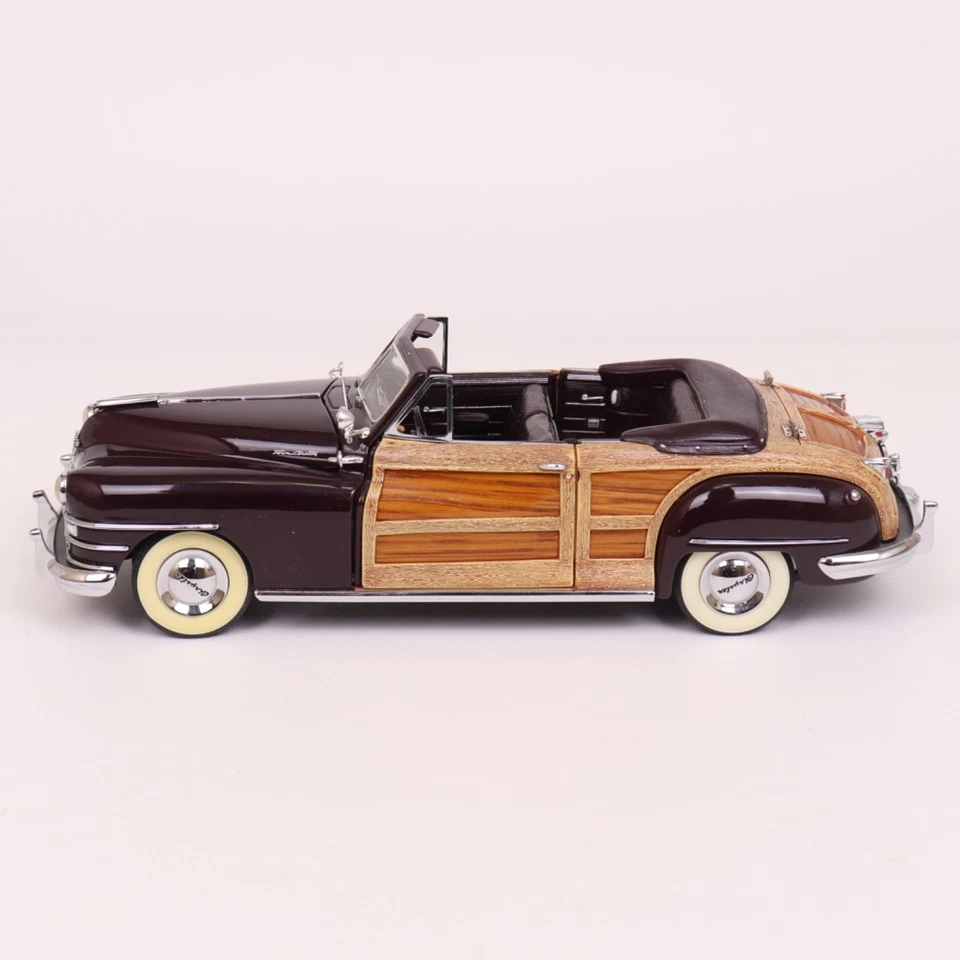 1948 Chrysler Town and Country Model Car Diecast 1:18 Scale - Image 3 of 4