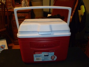 rubbermaid 10 quart cooler