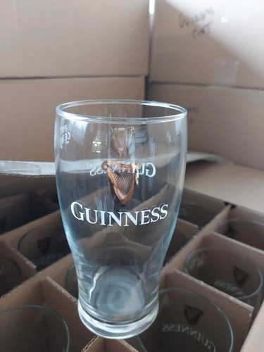 Guinness Branded Tulip Pint Beer Glass Gold Irish Harp Pub CA 20oz / 57cl - Picture 5 of 6