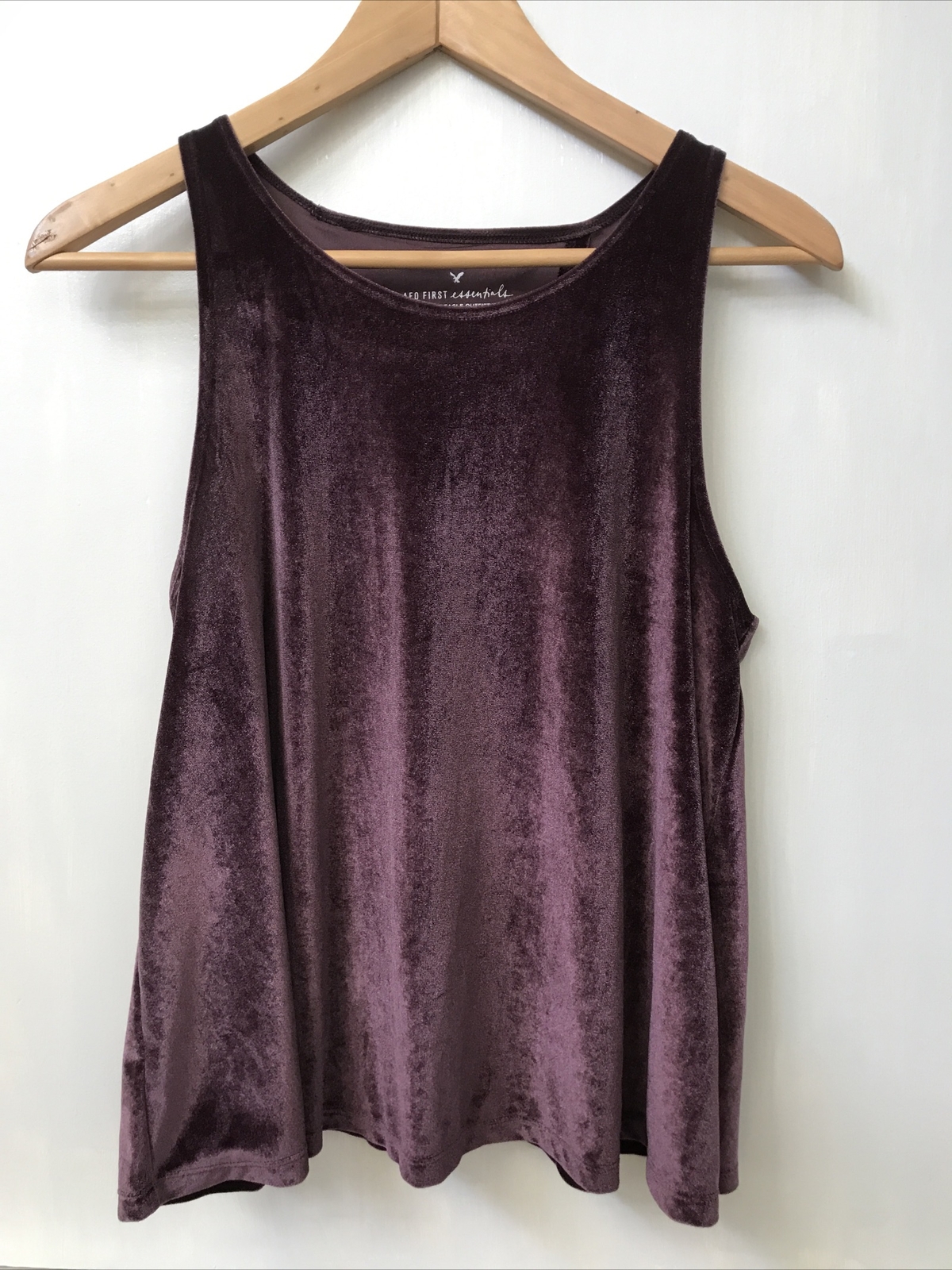 American Eagle AEO Essentials Womens Split Back V… - image 1