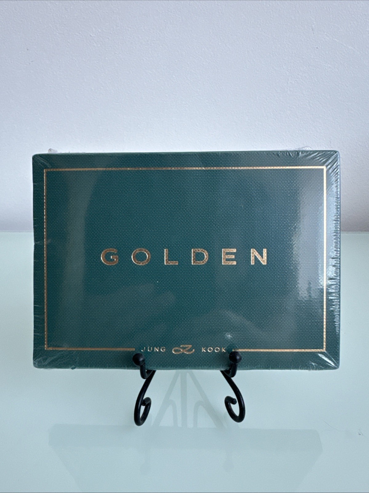Jung Kook - Golden - Weverse Album Version - incl. 56pg Photobook, Photocards.