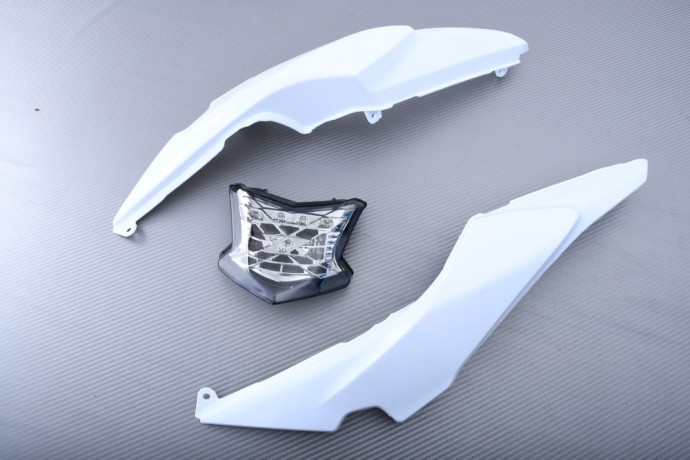 Coque arrière non-peinte avec feu fumé intégré Kawasaki Ninja 650R 2018 2019