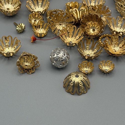 Vtg Bead Cap For Necklace Bracelet Earring Jewelry Design 50 Pc 3 Shapes - 第 2/4 張圖片