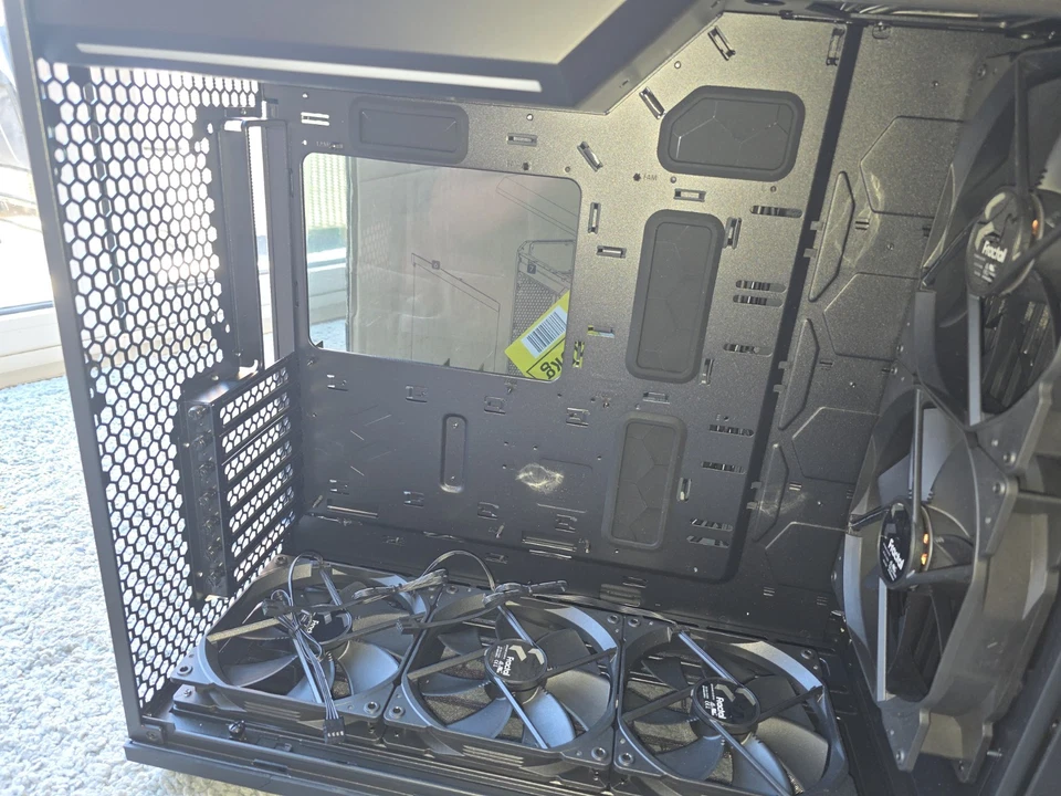 Fractal Design Torrent TG Light Tempered Glass E-ATX Case – Opened Never Used - Image 3 of 4