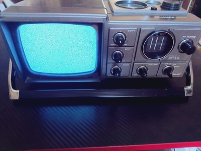 #ad Sylvania 5quot; Portable Black amp; White CRT TV AM FM Radio SRT069 Tested $30.00