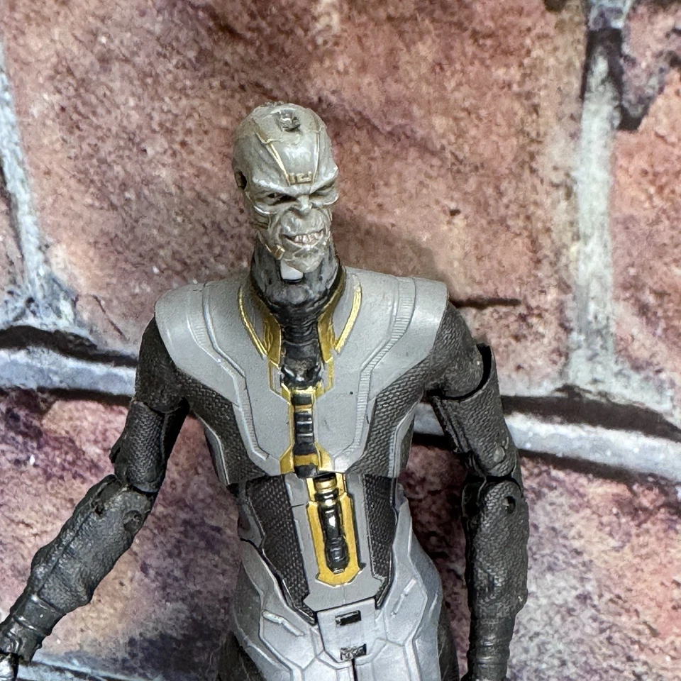 Figura de acción suelta Hasbro War Ebony Maw Armored Thanos Marvel 2018 7,5" LEER Foto 2 de 4