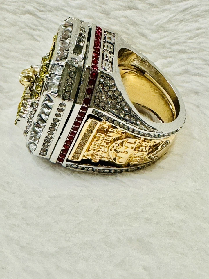 Anillo de Campeonato Nikola Jokic Denver Nuggets 2023 con Caja de Exhibición de Madera Foto 4 de 4