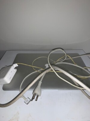 Apple Macbook Air 11.6'' (128 GB SSD, Intel Core i5-4260U, 1.4 GHz, 4GB) Laptop-