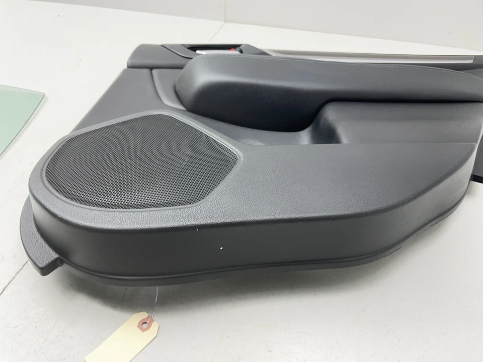 Subaru Legacy 2019 pasajero trasero eléctrico interior puerta panel de moldura Foto 3 de 4