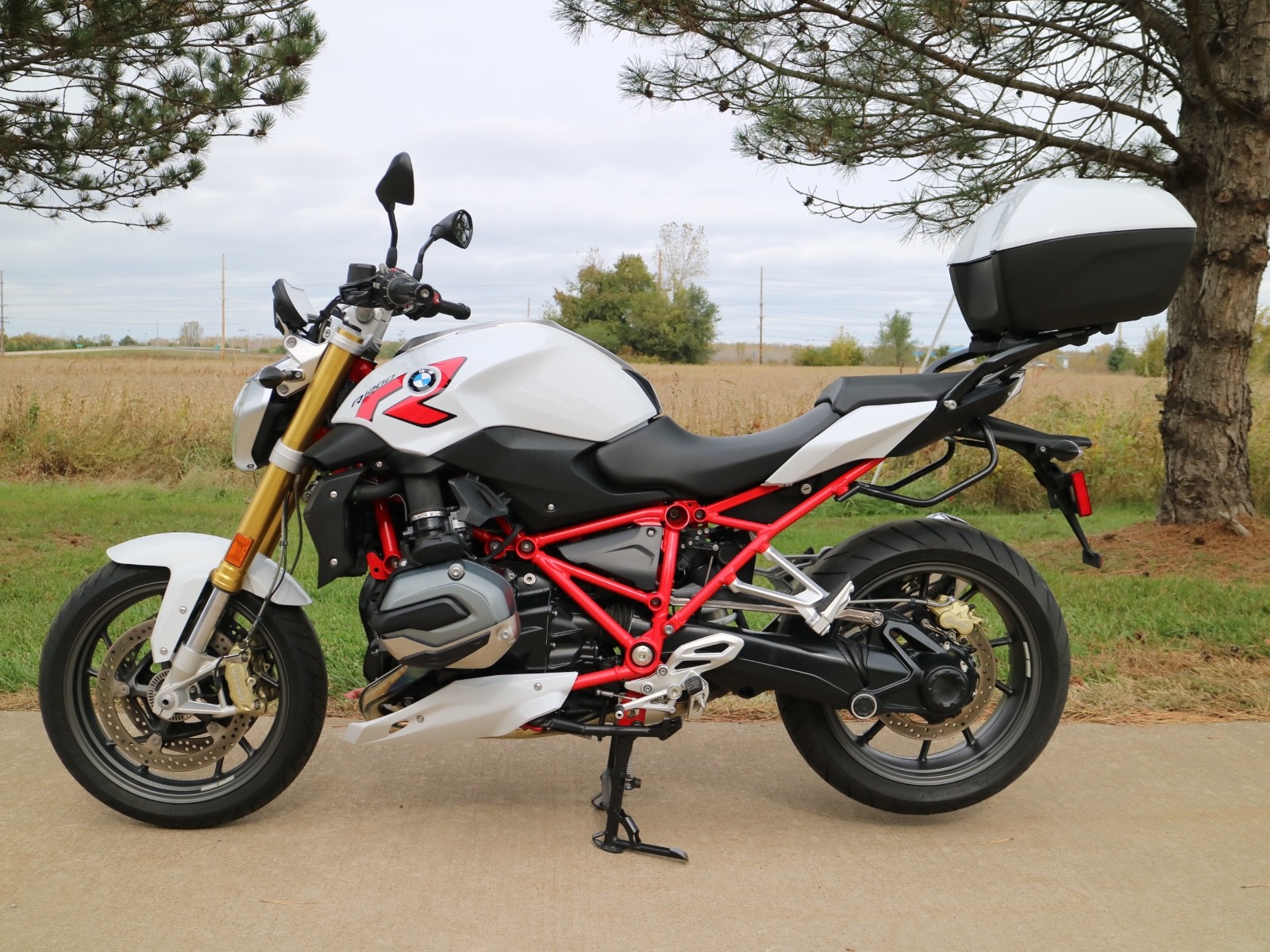 2016 BMW R-Series 2016 BMW R1200R, 4K Miles, Keyless, Fully Loaded, ESA, ACS, ABS, Great Deal !!