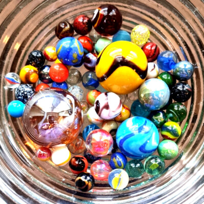 MARBLES - Glass- Good Variety MIXED - 8 sizes RANDOM Stunning set