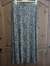 Roman Women’s Size 12 Green/White  Print A-Line Midi Jersey Skirt