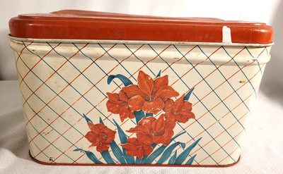 Vintage Lidded Metal Red Floral Checkered Plaid Picnic Bread Storage Box Tin MCM