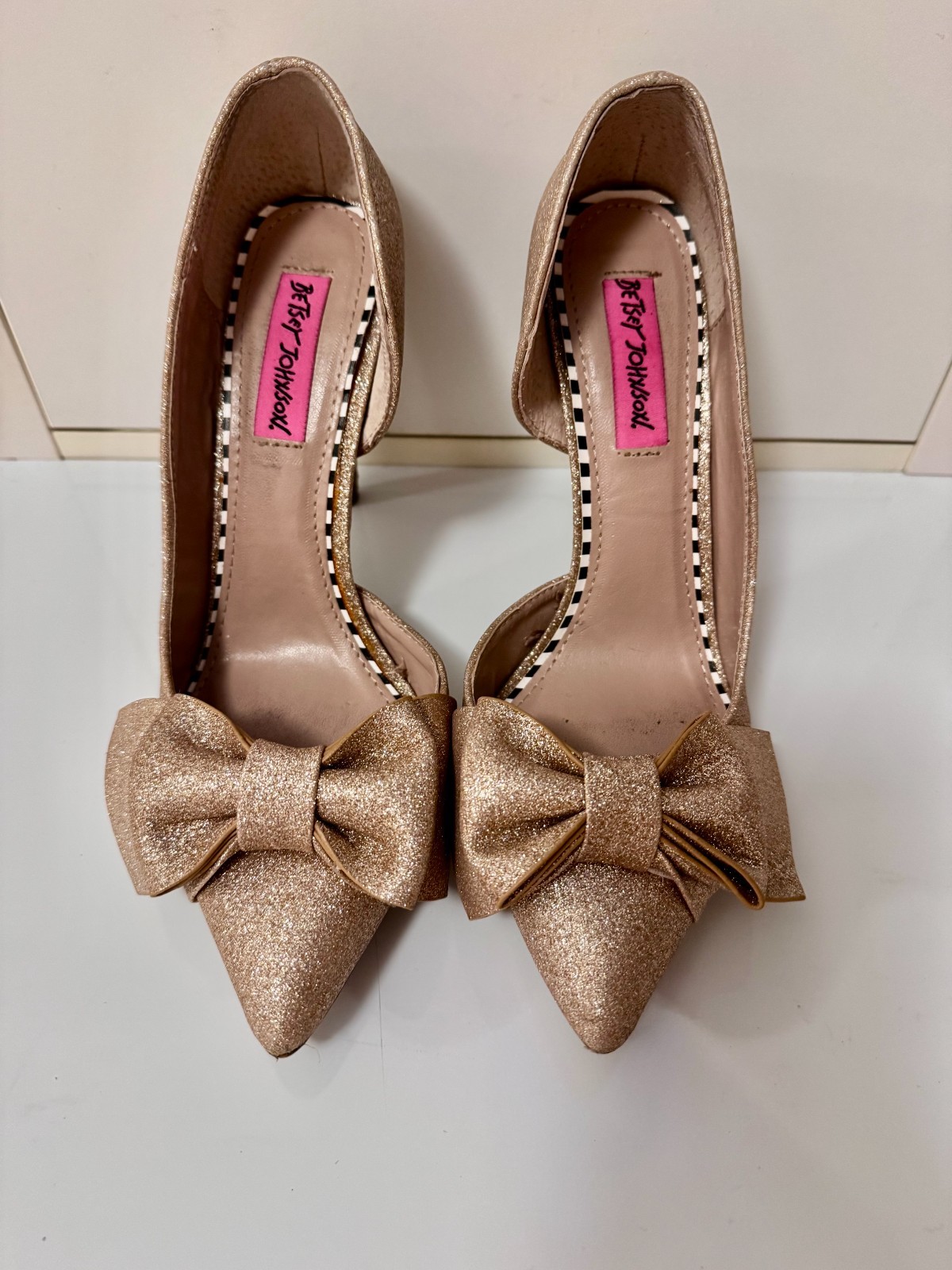 Betsey Johnson -  Gold Glitter with Bow - heels size 7 - Pre-owned