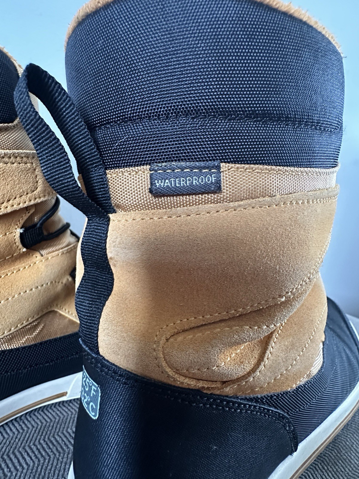 Stivali da neve Merrell impermeabili neri abbronzati isolati taglia 6 uomo circa donna 8