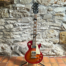Epiphone Les Paul 6-String Right-Handed Solid Body Electric Guitar Sunburst
