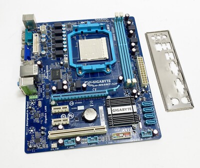 Gigabyte GA-M68MT-S2P REV: 3.0 Sockel AM3 DDR3 Mainboard komplett mit BP