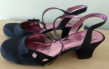 Womens Dress Shoes Black Satin w Pink Rhinestones 123 Girl Size 10 Hot Tamale