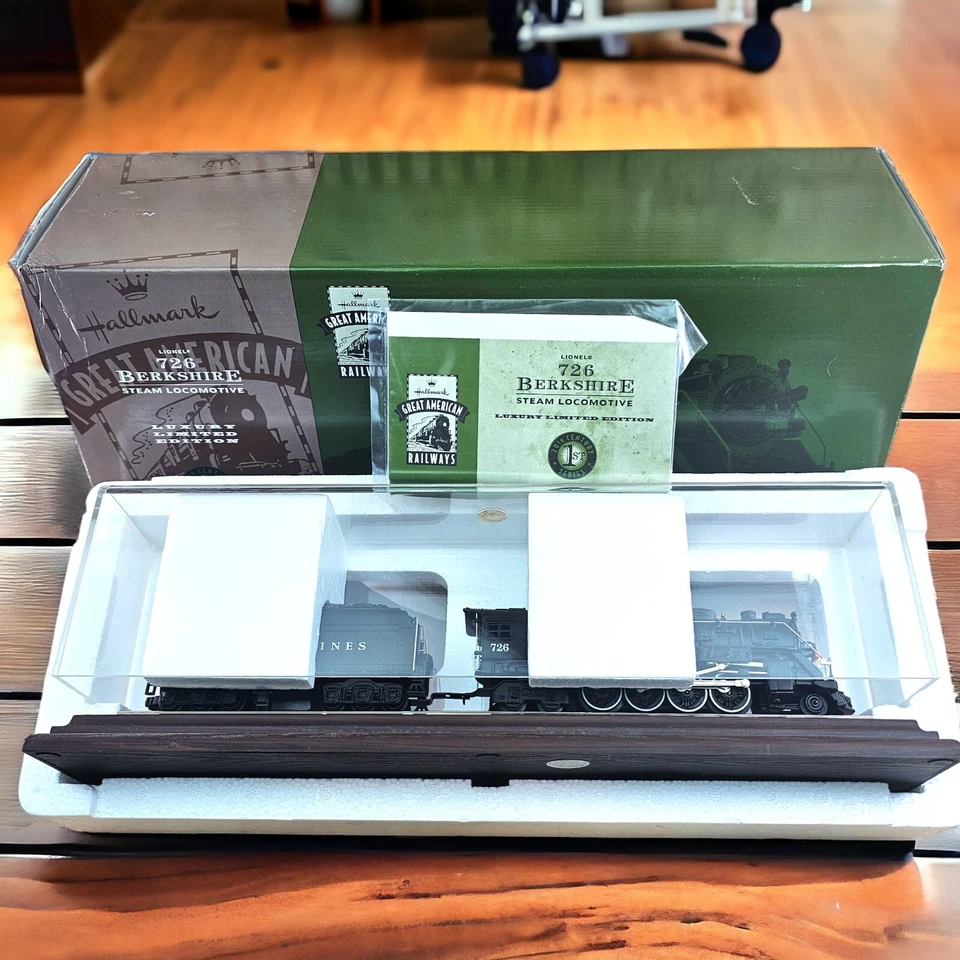 Lionel 726 Berkshire Steam Locomotive & Display Case Hallmark Luxury Limited Ed - Image 2 of 4