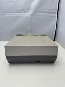 NES Console 2 Controllers - Zapper & Mario Bros./Duck Hunt Tested No Power Cord