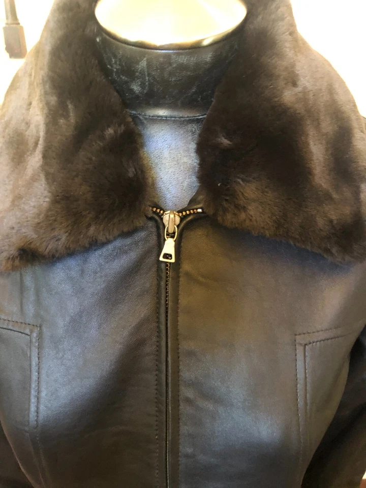 Chaqueta Anne Klein Piel de Cordero Genuina Cuero Suave Cremallera Det. Piel sintética cuello pequeño Foto 2 de 4