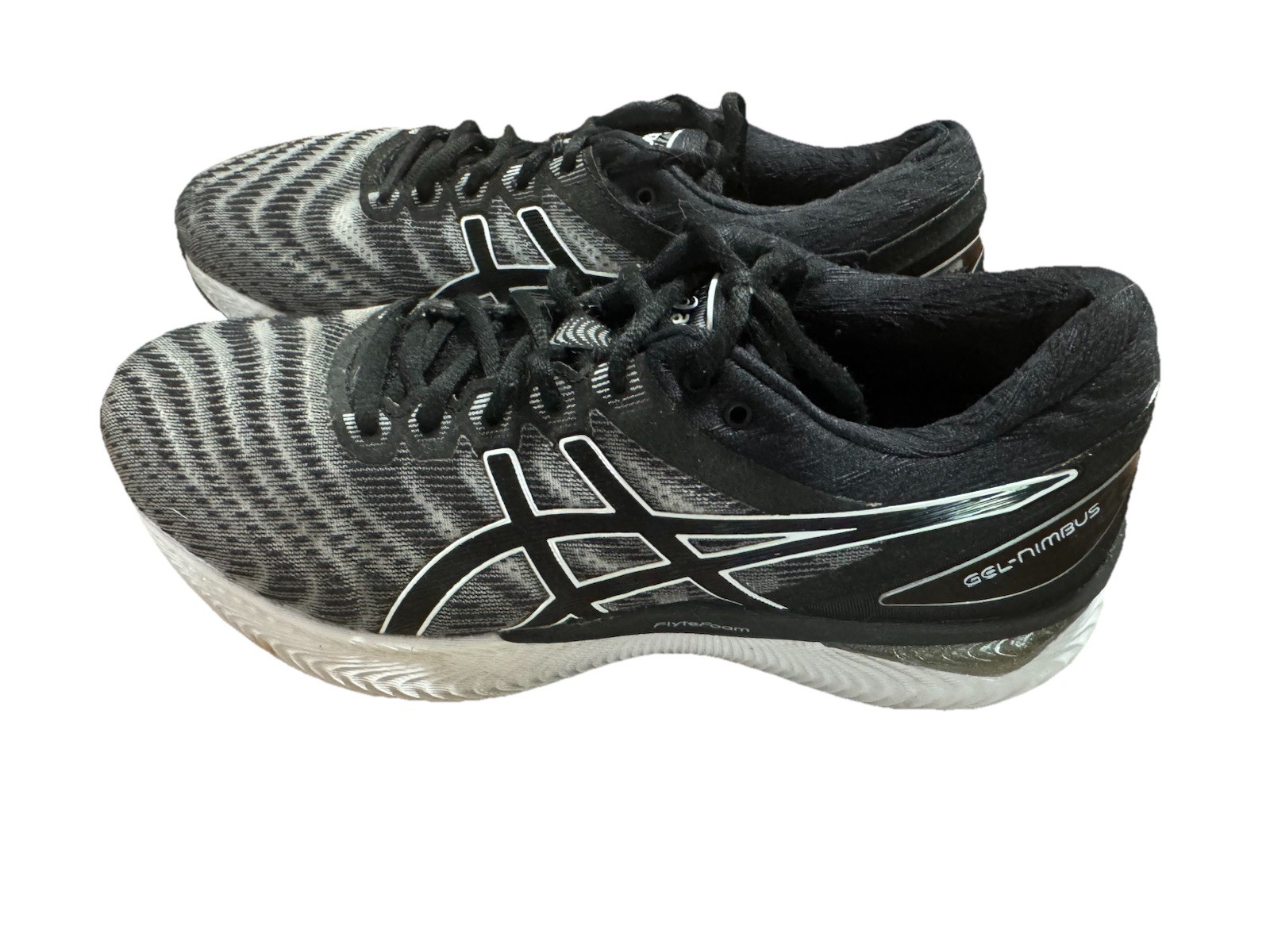 Asics Gel-Nimbus 22 Black White Running Shoes  Women's Size 8.5 1012A587