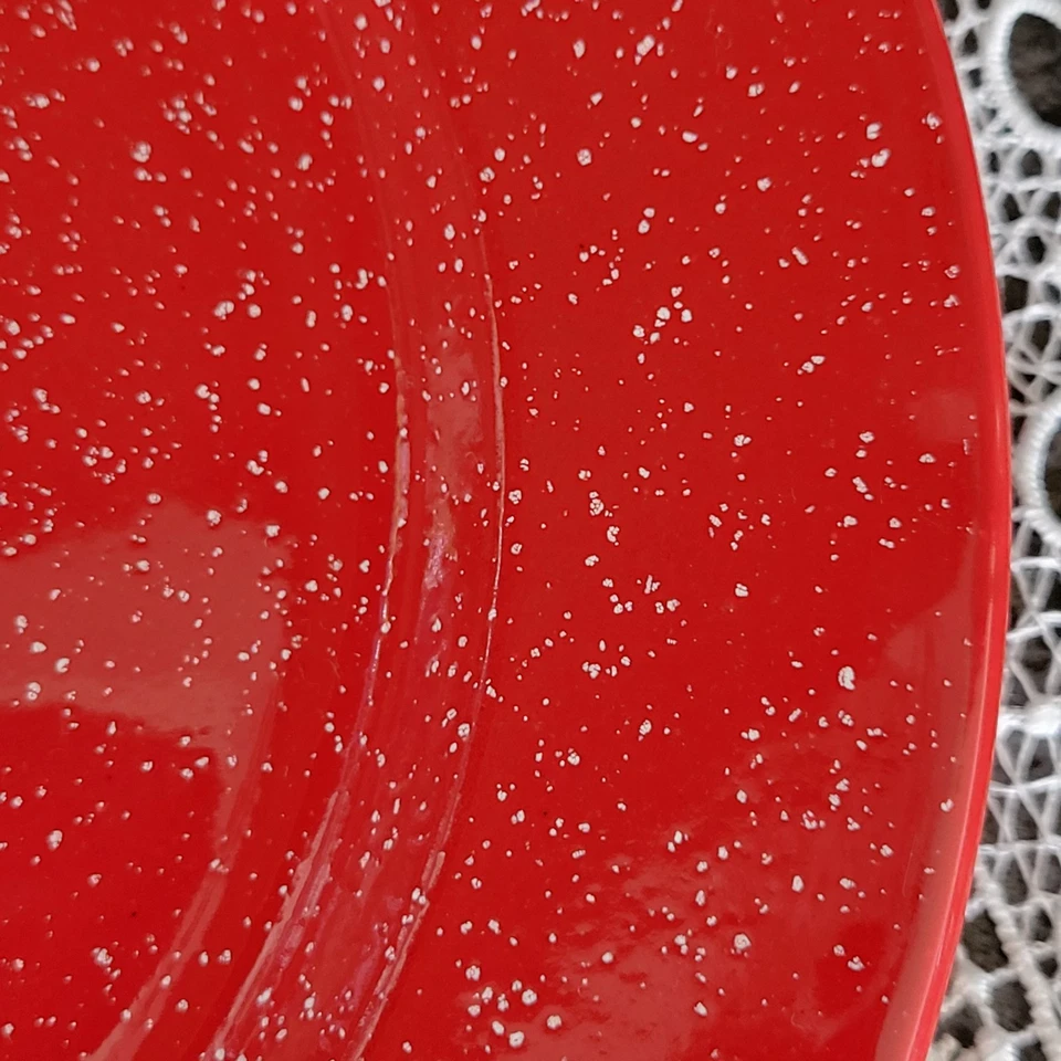 4 Red & White Speckled Enamelware Tin Metal Round 10" Dinner Plates EUC - Image 3 of 4