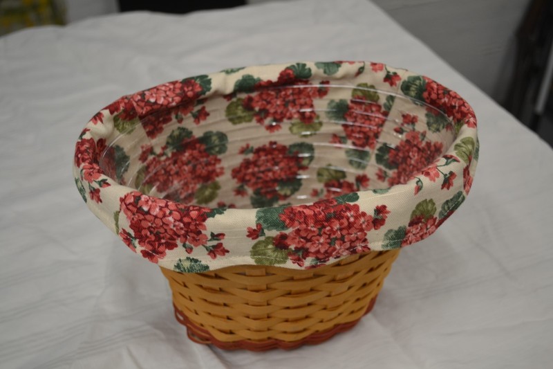 LONGABERGER GERANIUM BASKET Grandma Bonnie Fabric, Plastic Liner May Series 2002