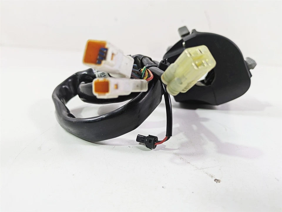 Interruptor de control de señal de giro izquierda KTM 1290 Super Duke R 2018 61411170100 Foto 4 de 4
