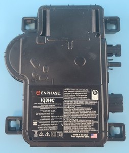 Microinverter (IQ8HC-72-M-DOM-US) MC4 Wire Connector no cap and mounting bracket