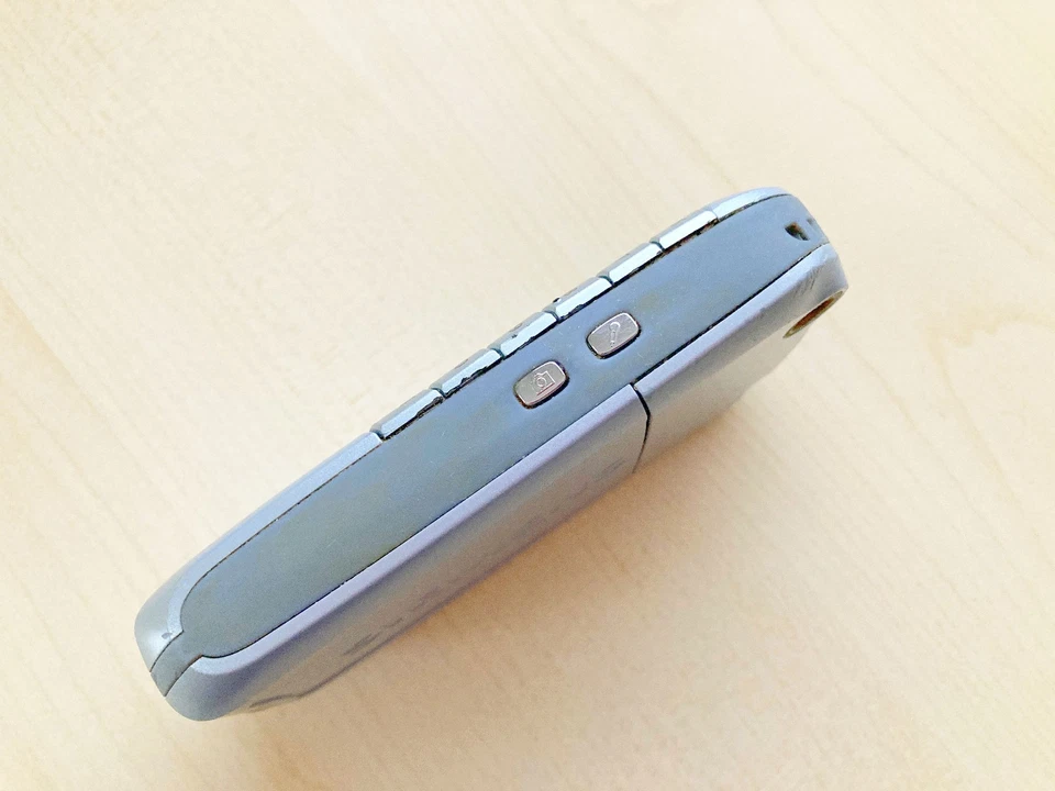 Siemens SX1 - The Extravagant Symbian Smartphone - Made in Germany - No Battery - Image 4 of 4