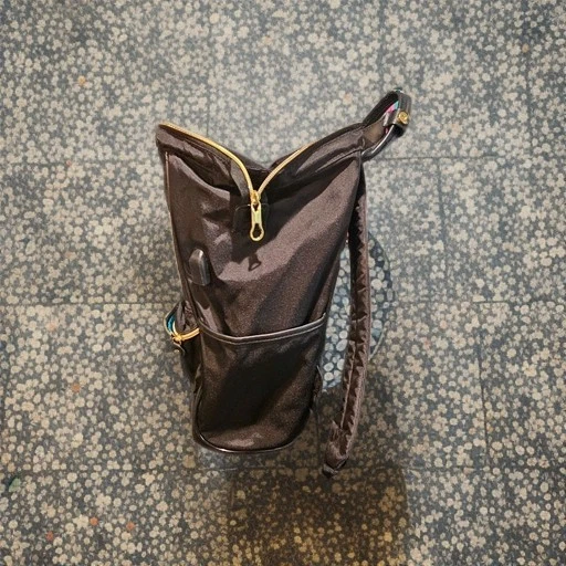 "Mochila para portátil Kroser negra y dorada con puerto de carga USB para portátil de 15,6"" nueva" Foto 3 de 4