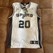 Ultimate San Antonio Spurs Collector and Super Fan Gift Guide 49