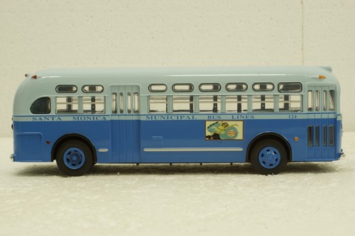 GM TDH 3714 Rosa Parks 1955, BUS007, IXO 1:43 - Picture 6 of 9