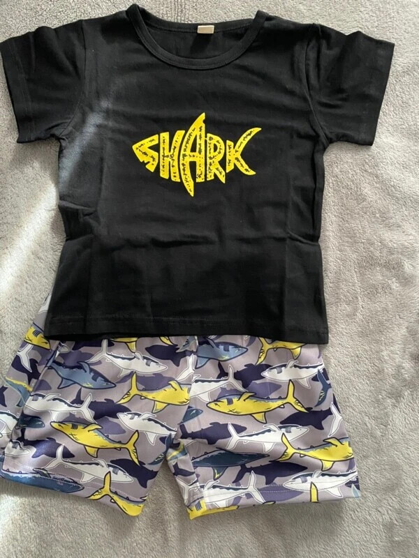 Shein Toddler Boys Fish Print Tee & Shorts Size 90 or 1-2Y