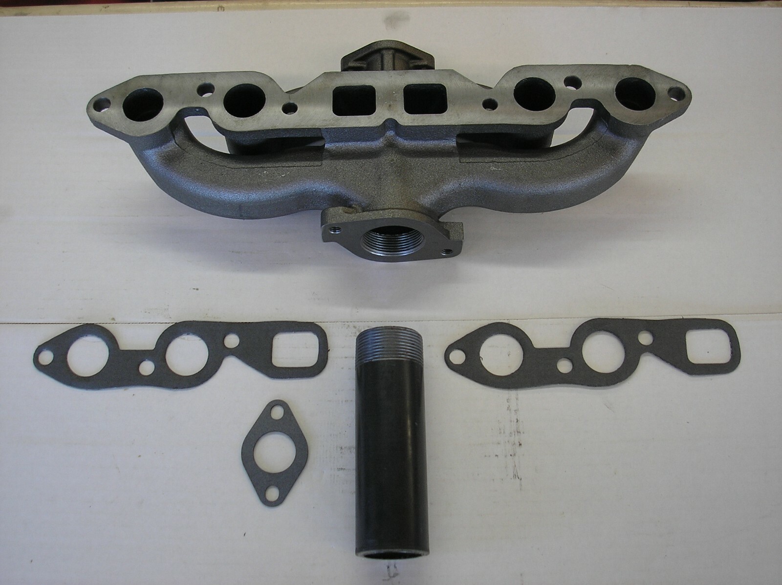 INTAKE EXHAUST MANIFOLD w/ GASKETS & PIPE FITS FARMALL 140 130 230 444