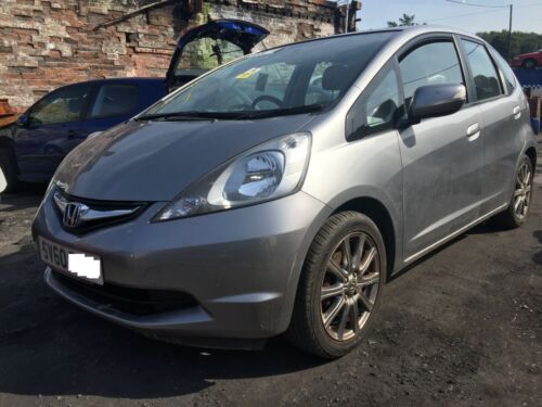 HONDA JAZZ 1.3 PETROL -2010 2011 2012 2013 2014  -BREAKING / SPARES L13Z1 SILVER - Picture 1 of 4