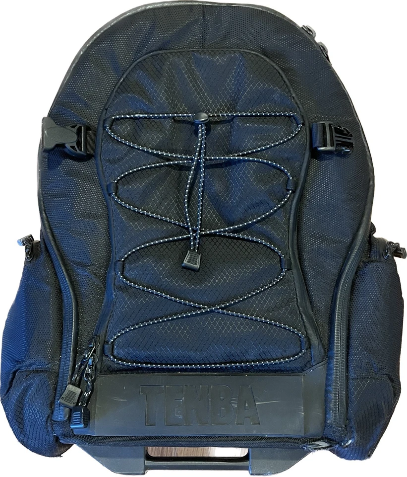 Mochila Tenba Shootout Rolling Camera, Grande (Preta) MSRP $320 - Com Bolsa Grátis - Imagem 3 de 4