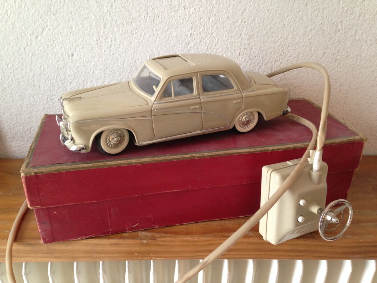 Toit Ouvrant D'origine Gégé France Gris Pour Peugeot 403 1:18 - Vintage